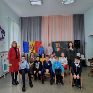 Activități dedicate Zilei Drapelului Național, în Liceul Teoretic pentru Copii cu Deficiențe de Vedere