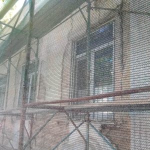În conformitate cu bugetul alocat de către CMC, în cadrul Liceului Tehnologic pentru copii cu vedere slabă din sectorul Centru se desfășoară lucrări de restaurare a fațadei